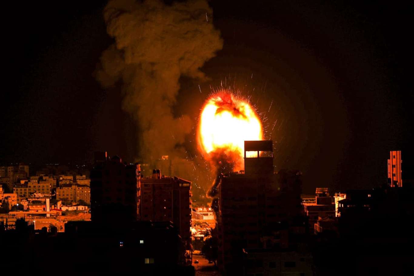 Siyonist işgal rejimi Gazze'ye hava saldırısı düzenledi